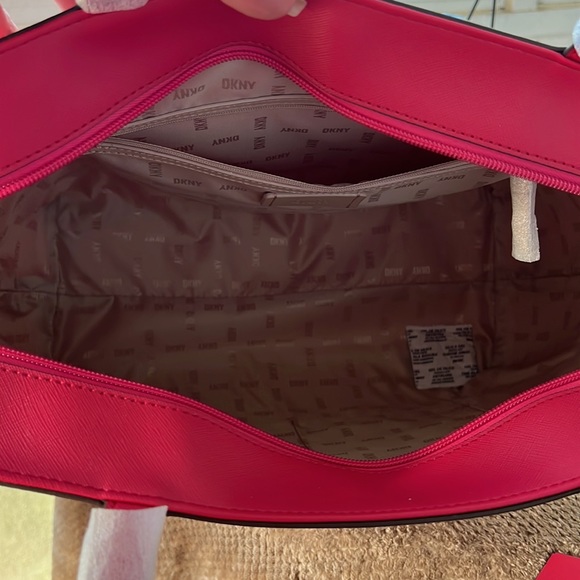 DONNA KARAN NY WAVERLY HUGE ZIP TOTE - Picture 8 of 11